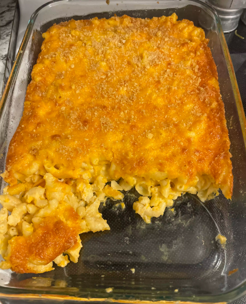 Vegan Mac and Cheese Casserole with creamy plant-based cheese sauce and crunchy breadcrumb topping.