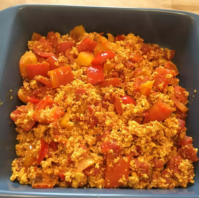 Tofu scramble recipe – a high-protein and easy vegan breakfast option